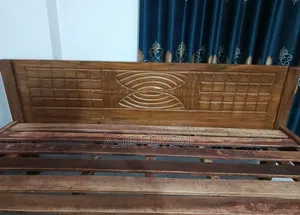Korai Wood 6'/7' Bed Almost New