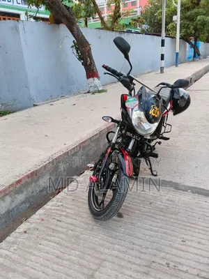 বাজাজ ডিসকভার ১২৫ ২০২৩ ব্ল্যাক