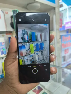 Vivo Y18 128 GB Gold