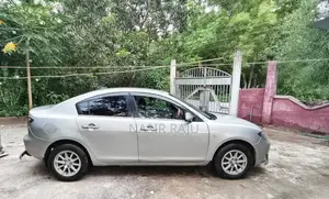 মাজদা এক্সেলা ২০০৫ সিলভার