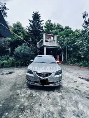 মাজদা এক্সেলা ২০০৫ সিলভার