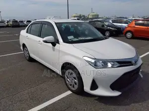টয়োটা অ্যাক্সিও ২০২১ হোয়াইট