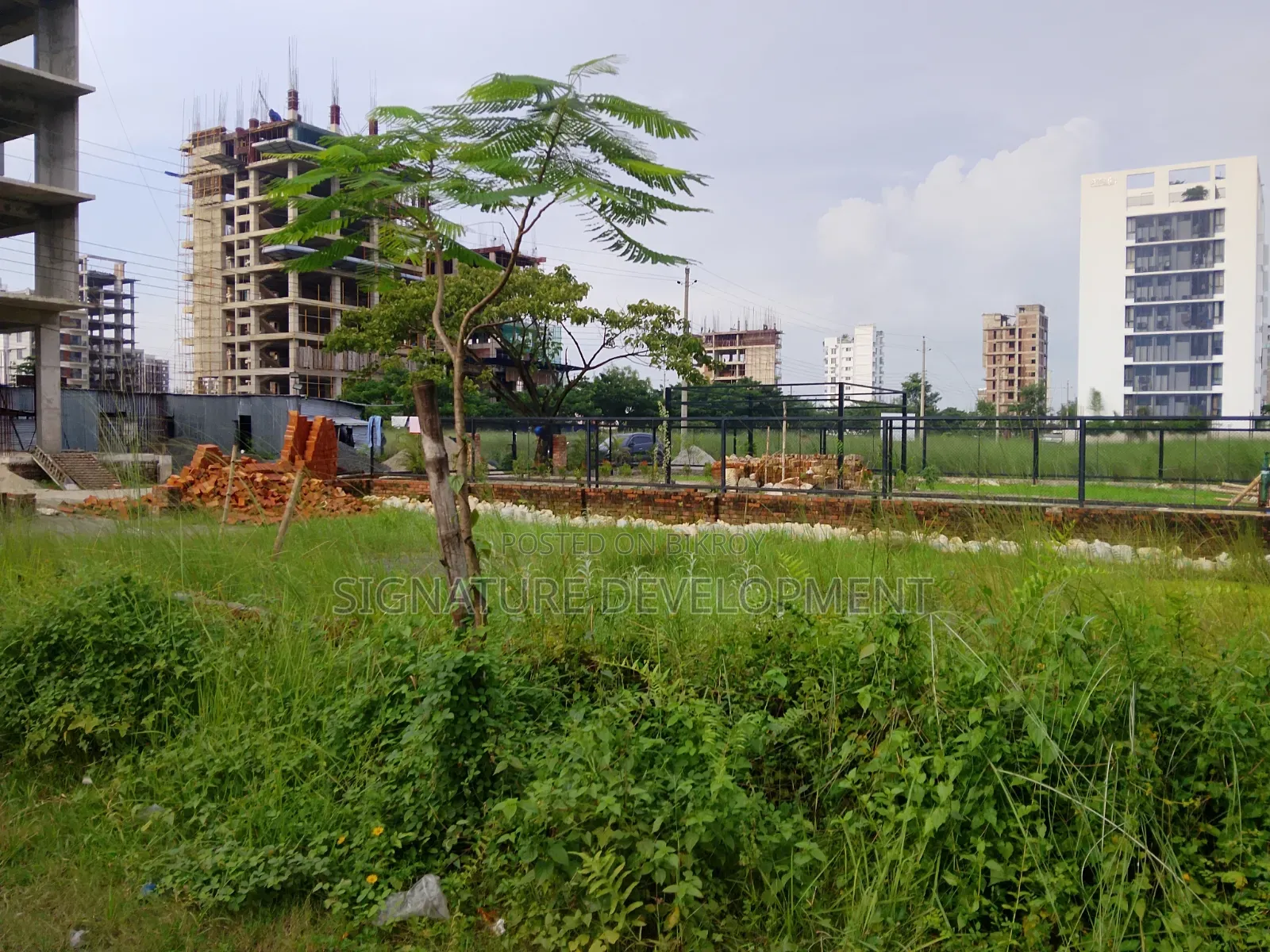 Block-M//4 Katha//Corner//Plot Sale in Bashundhara R/A