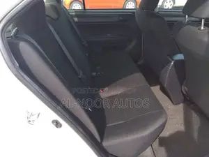 টয়োটা অ্যাক্সিও ২০২১ হোয়াইট