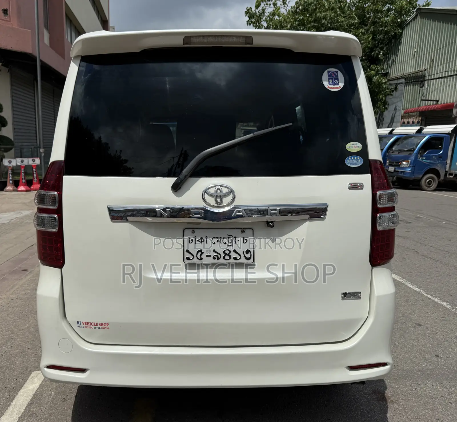 Toyota Noah 2.0 158hp FWD (7 Seater) 2011 Pearl