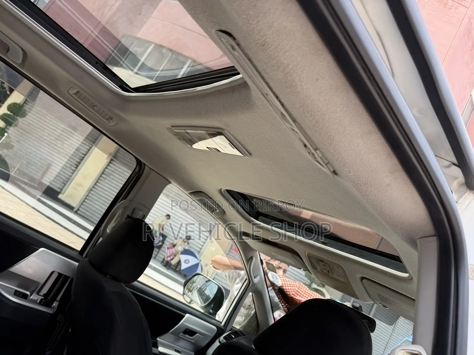 Toyota Noah 2.0 158hp FWD (7 Seater) 2011 Pearl