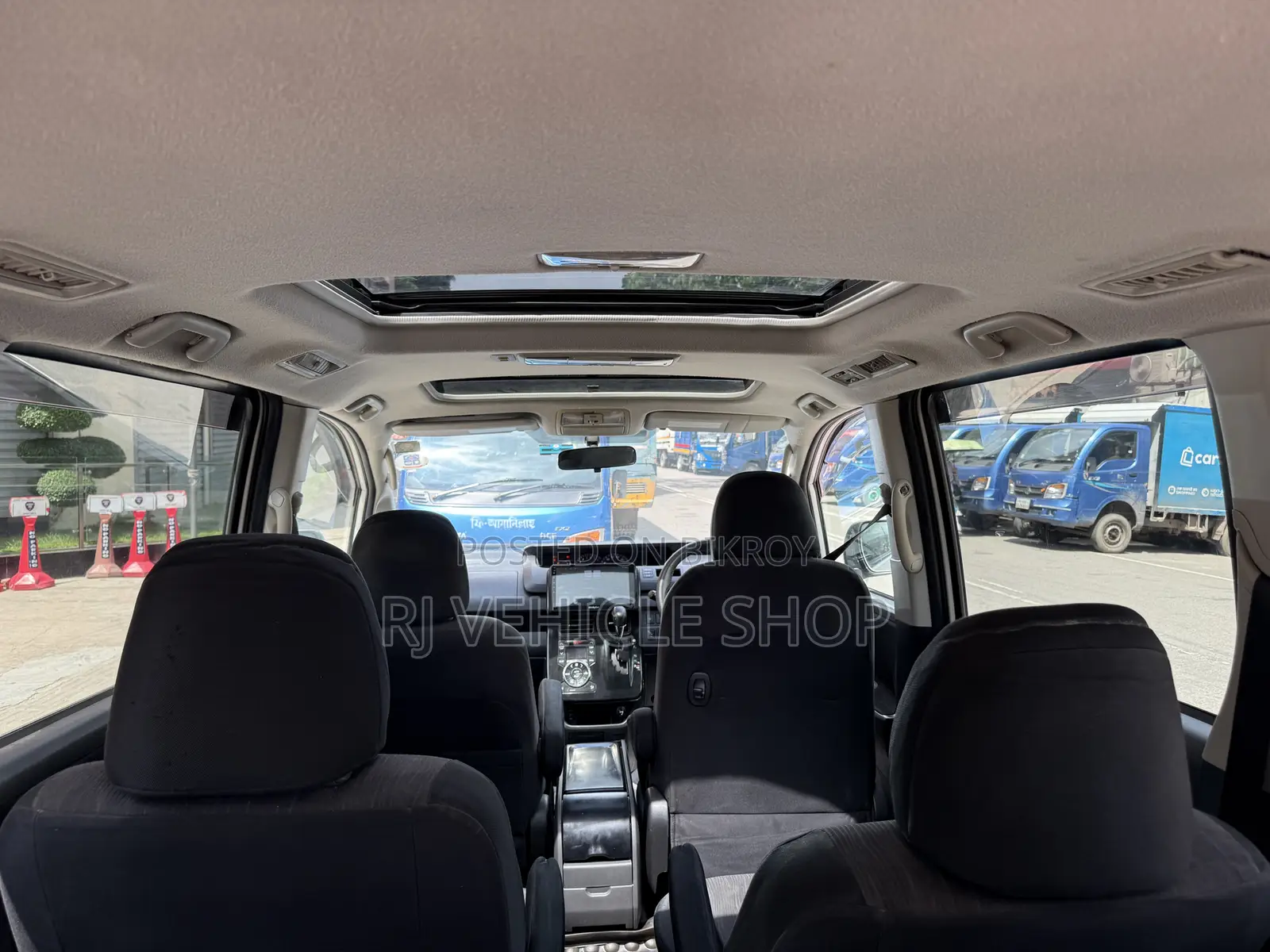 Toyota Noah 2.0 158hp FWD (7 Seater) 2011 Pearl