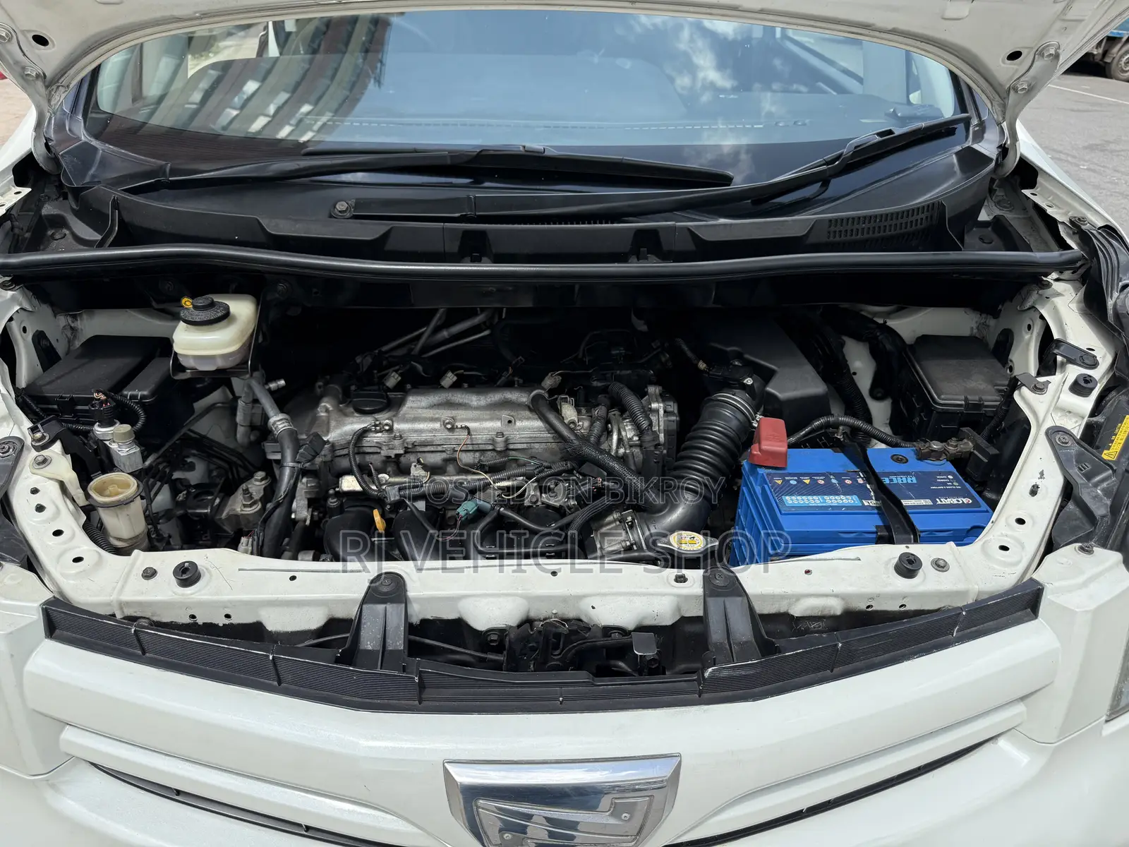 Toyota Noah 2.0 158hp FWD (7 Seater) 2011 Pearl