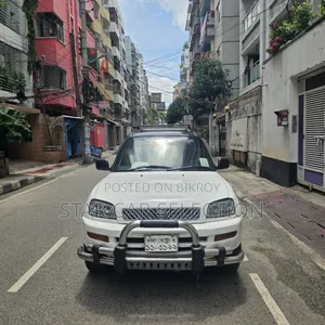 Toyota RAV4 1995 White