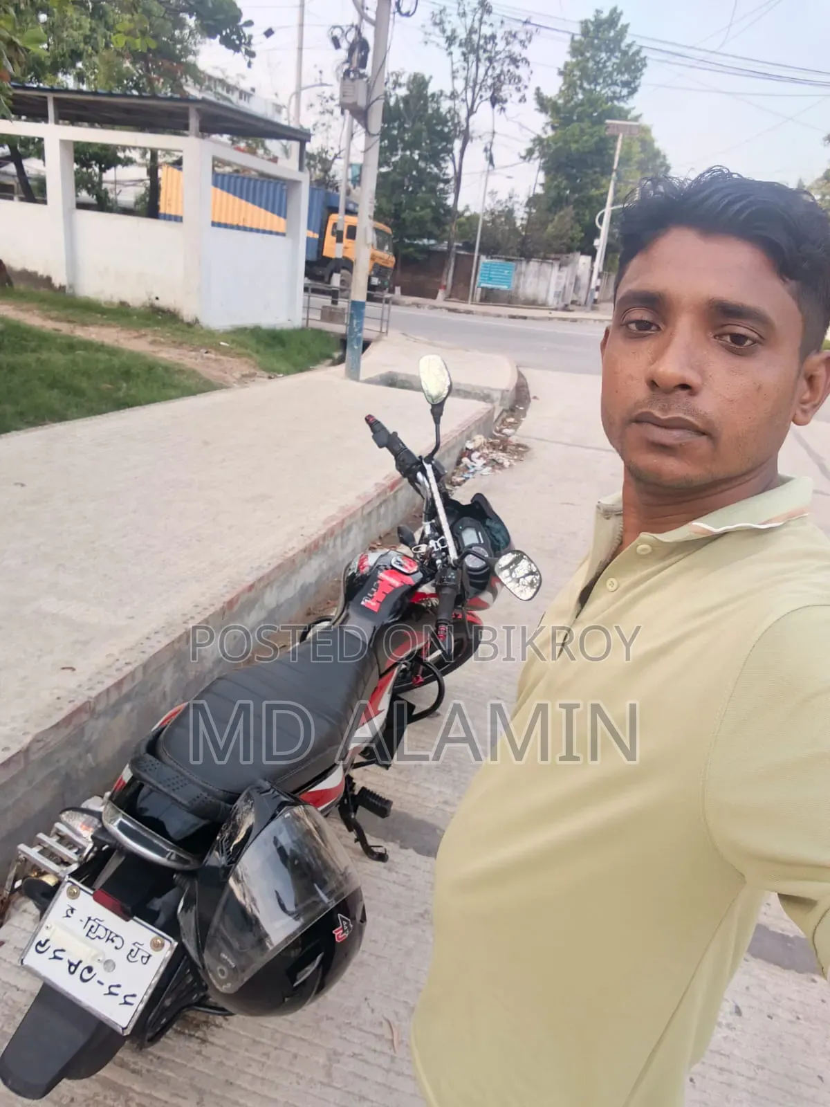 বাজাজ ডিসকভার ১২৫ ২০২৩ ব্ল্যাক