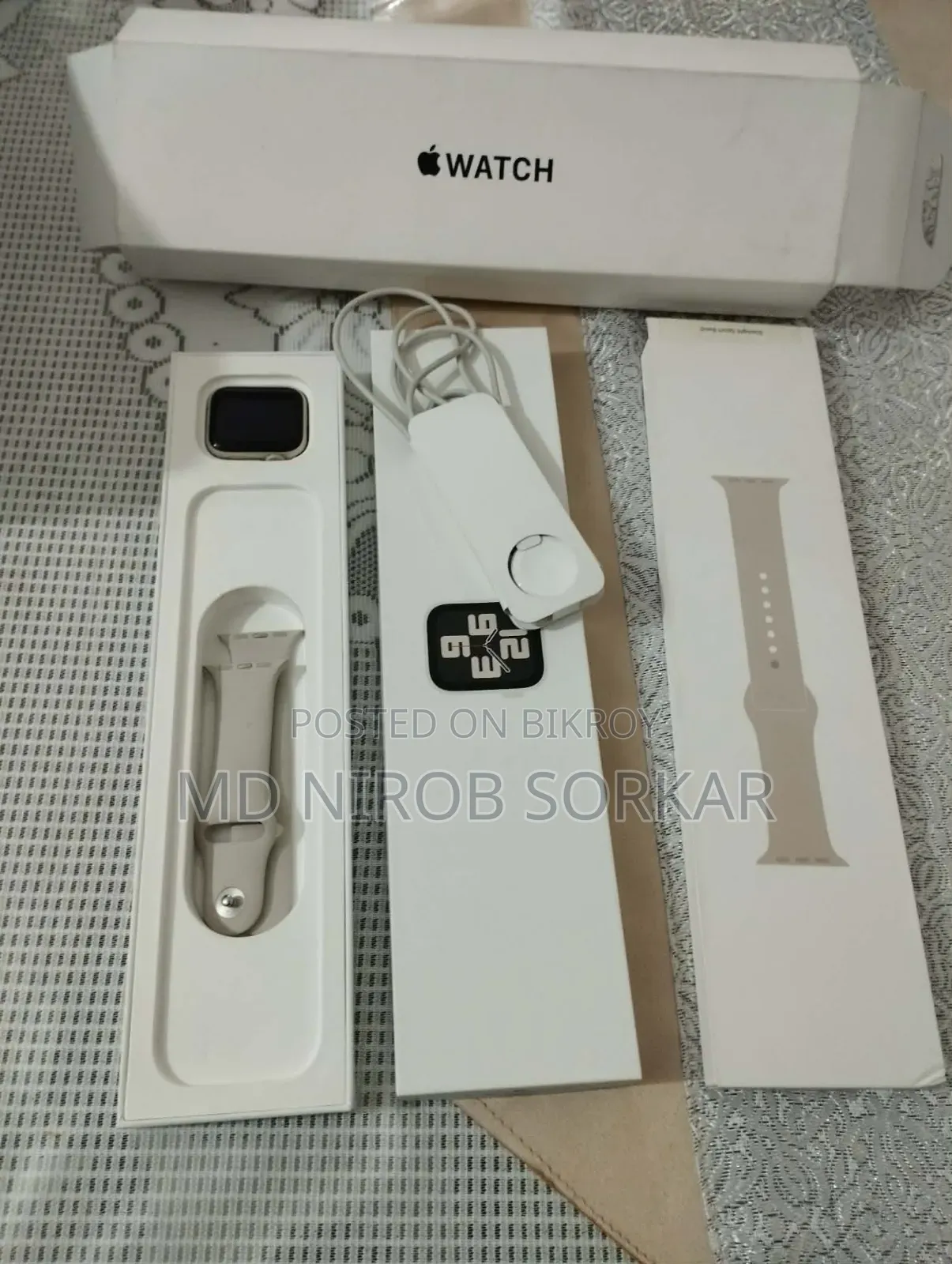 Apple Watch SE (2nd Gen), 40mm GPS, Starlight Aluminum