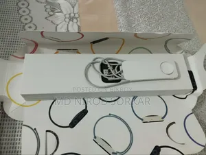 Apple Watch SE (2nd Gen), 40mm GPS, Starlight Aluminum