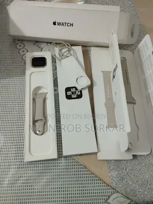 Apple Watch SE (2nd Gen), 40mm GPS, Starlight Aluminum