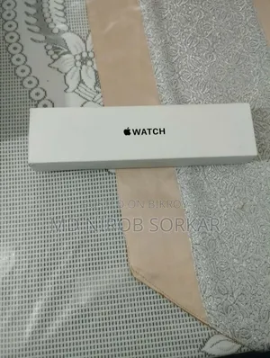 Apple Watch SE (2nd Gen), 40mm GPS, Starlight Aluminum