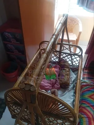 বেতের দোলনা