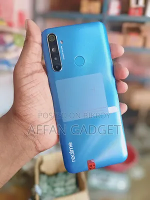 Realme 128 GB Blue