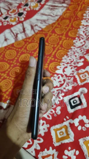 রিয়েলমি ৬৪ জিবি ব্ল্যাক