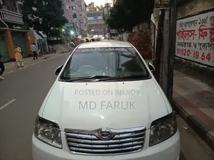 টয়োটা করোল্লা ২০০৪ হোয়াইট