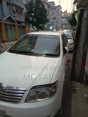 টয়োটা করোল্লা ২০০৪ হোয়াইট