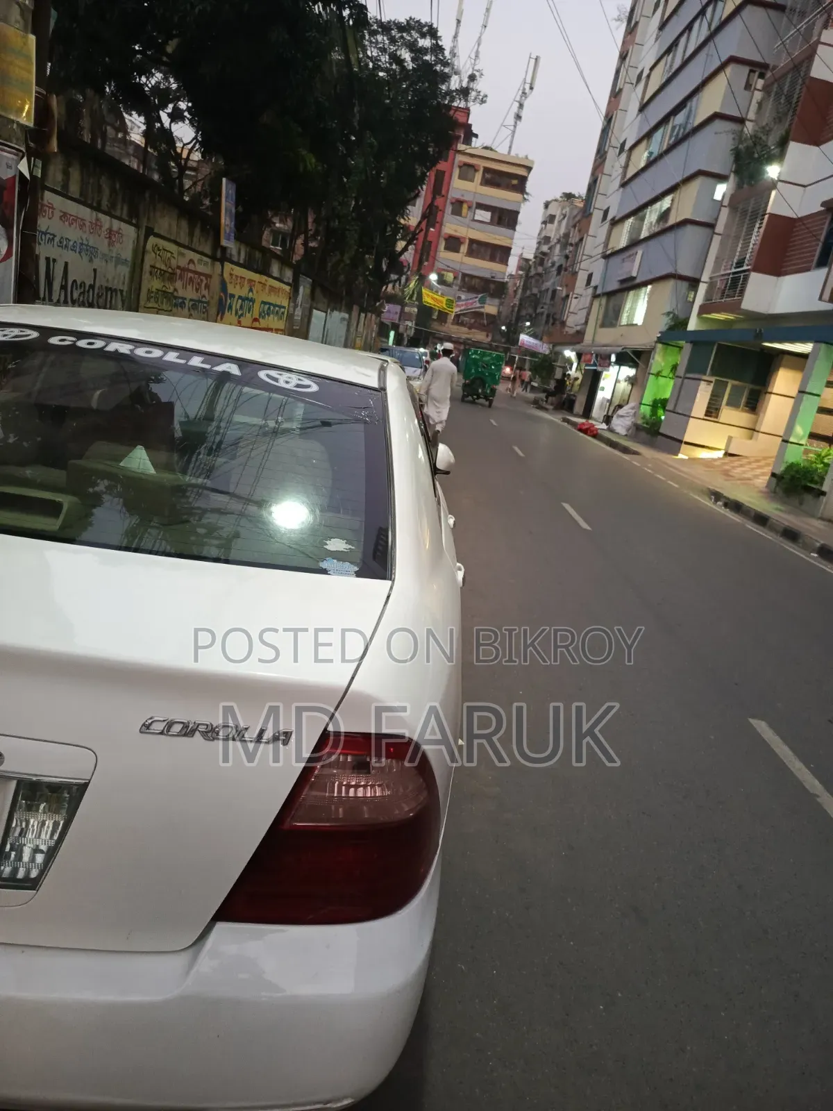 টয়োটা করোল্লা ২০০৪ হোয়াইট