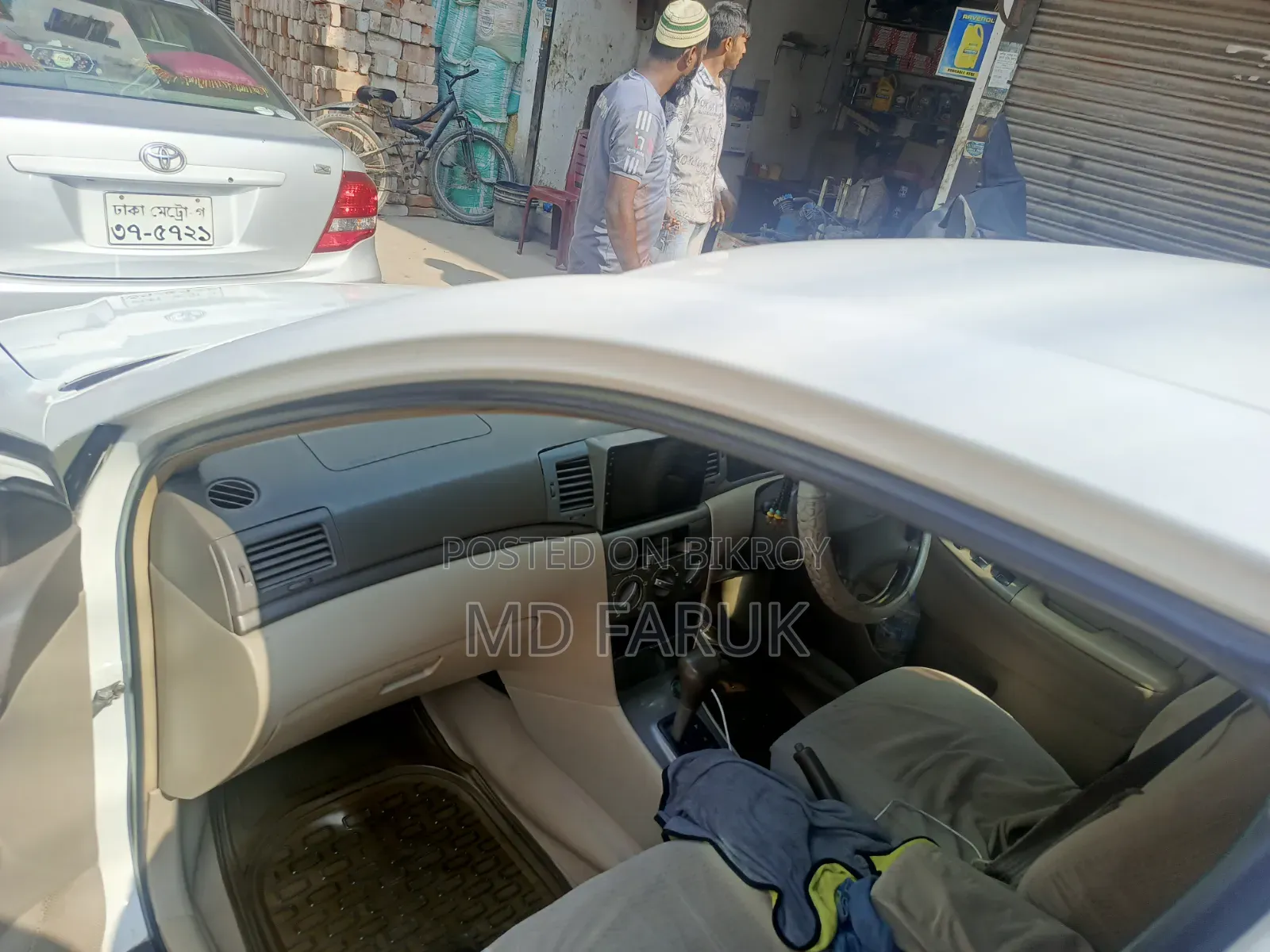 টয়োটা করোল্লা ২০০৪ হোয়াইট