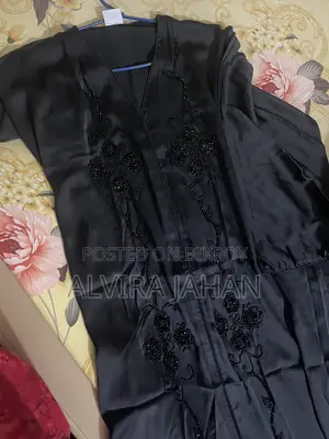একেবারে নতুন বোরকা