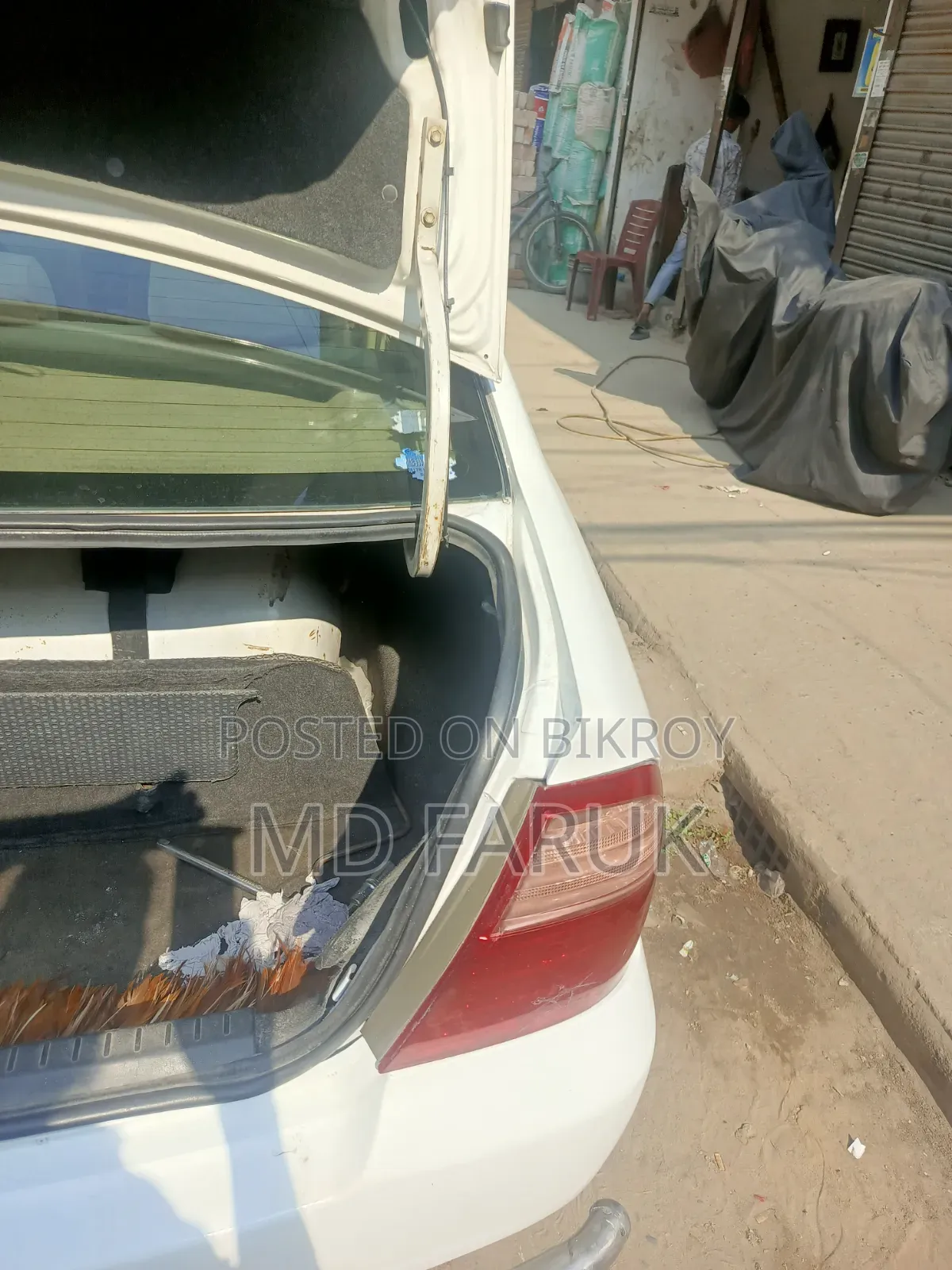 টয়োটা করোল্লা ২০০৪ হোয়াইট