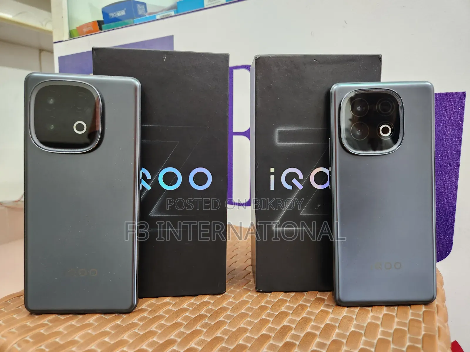 আইকিউও ২৫৬ জিবি কালো