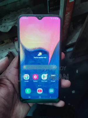 Samsung A10 32 GB Red
