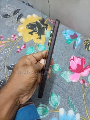 Vivo Y18 128 GB Bronze