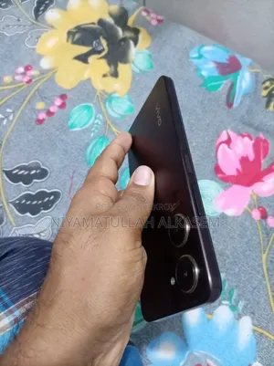 Vivo Y18 128 GB Bronze