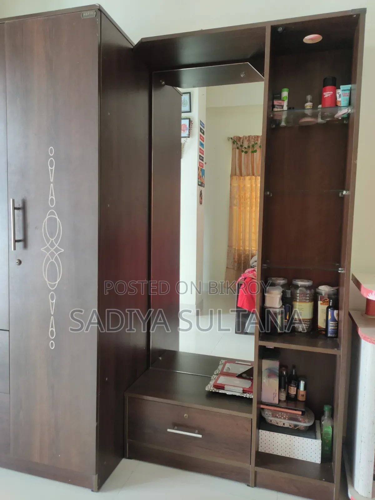 Hatim Furniture এর এই ড্রেসিং টেবিল ও আলমারি টি বিক্রয় করা হবে।