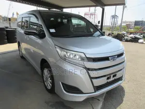 Toyota Noah 2021 Silver