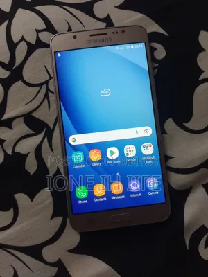 Samsung Galaxy J7 16 GB Silver