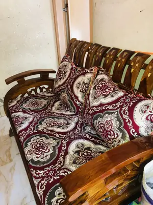 ৫ সেটের সেগুন কাঠের সোফা ব্যবহৃত ৩মাস Used মূল্য৬৫০০০