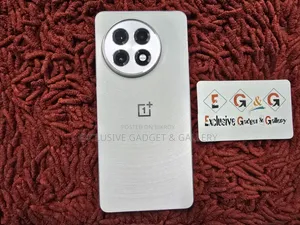 ওয়ানপ্লাস ১৩আর ২৫৬ জিবি সাদা