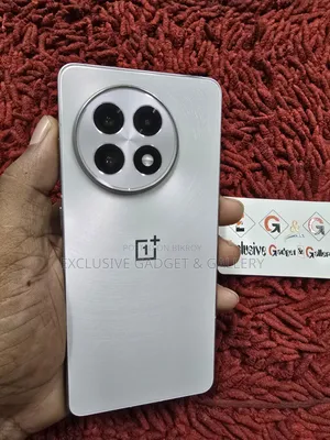 ওয়ানপ্লাস ১৩আর ২৫৬ জিবি সাদা