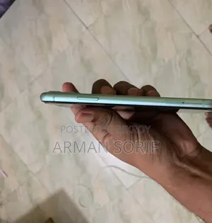অ্যাপল আইফোন ১১ ৬৪ জিবি