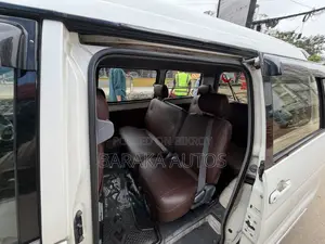 টয়োটা নোয়া ২০০৩ পার্ল