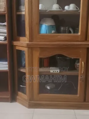 কাঠের সুটকেস