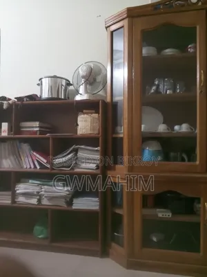 কাঠের সুটকেস