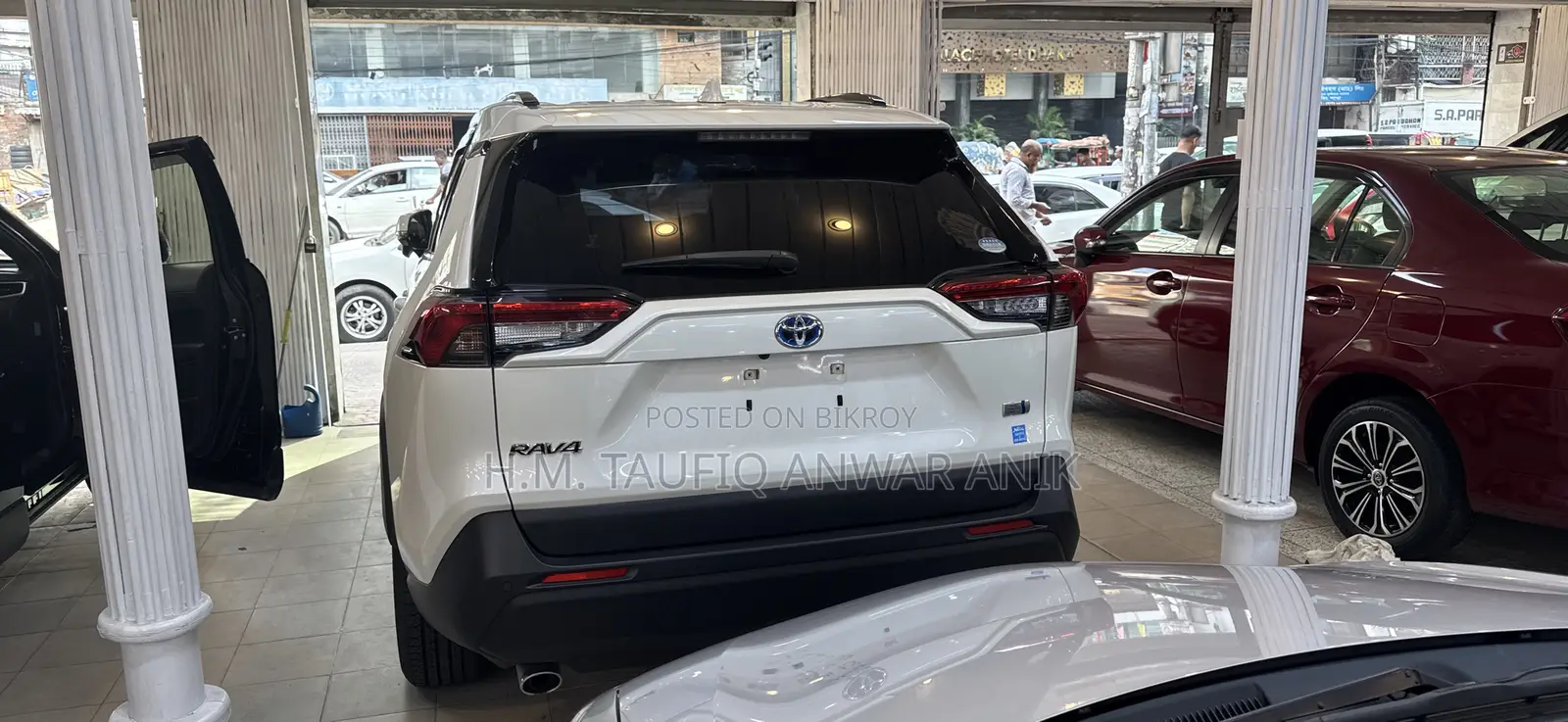 Toyota RAV4 XLE Premium AWD 2020 White