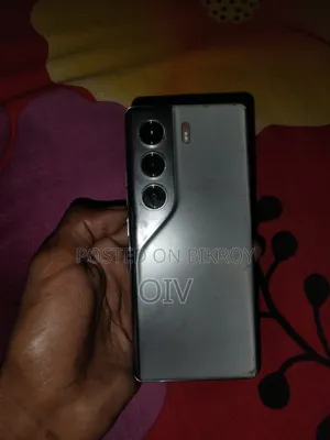 টেকনো ক্যামন ৪০ প্রো ৪জি ২৫৬ জিবি কালো