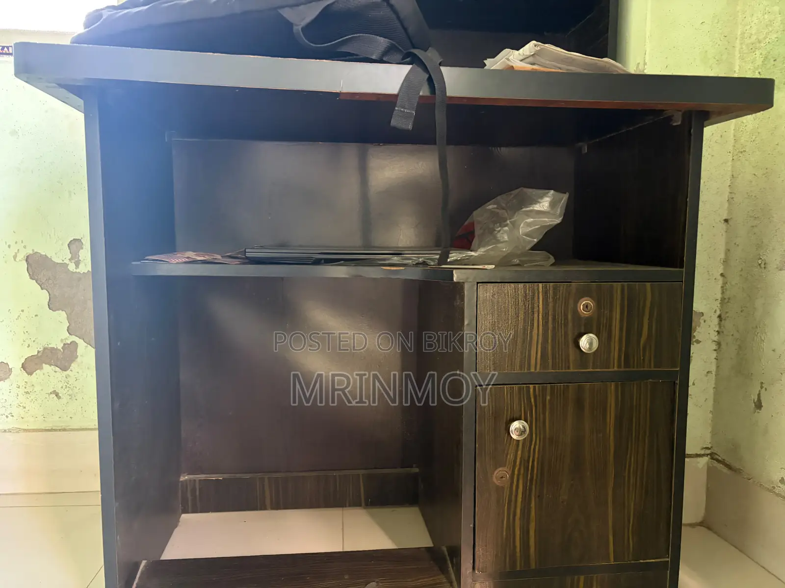 Computer and Study Desk With Bookshelf