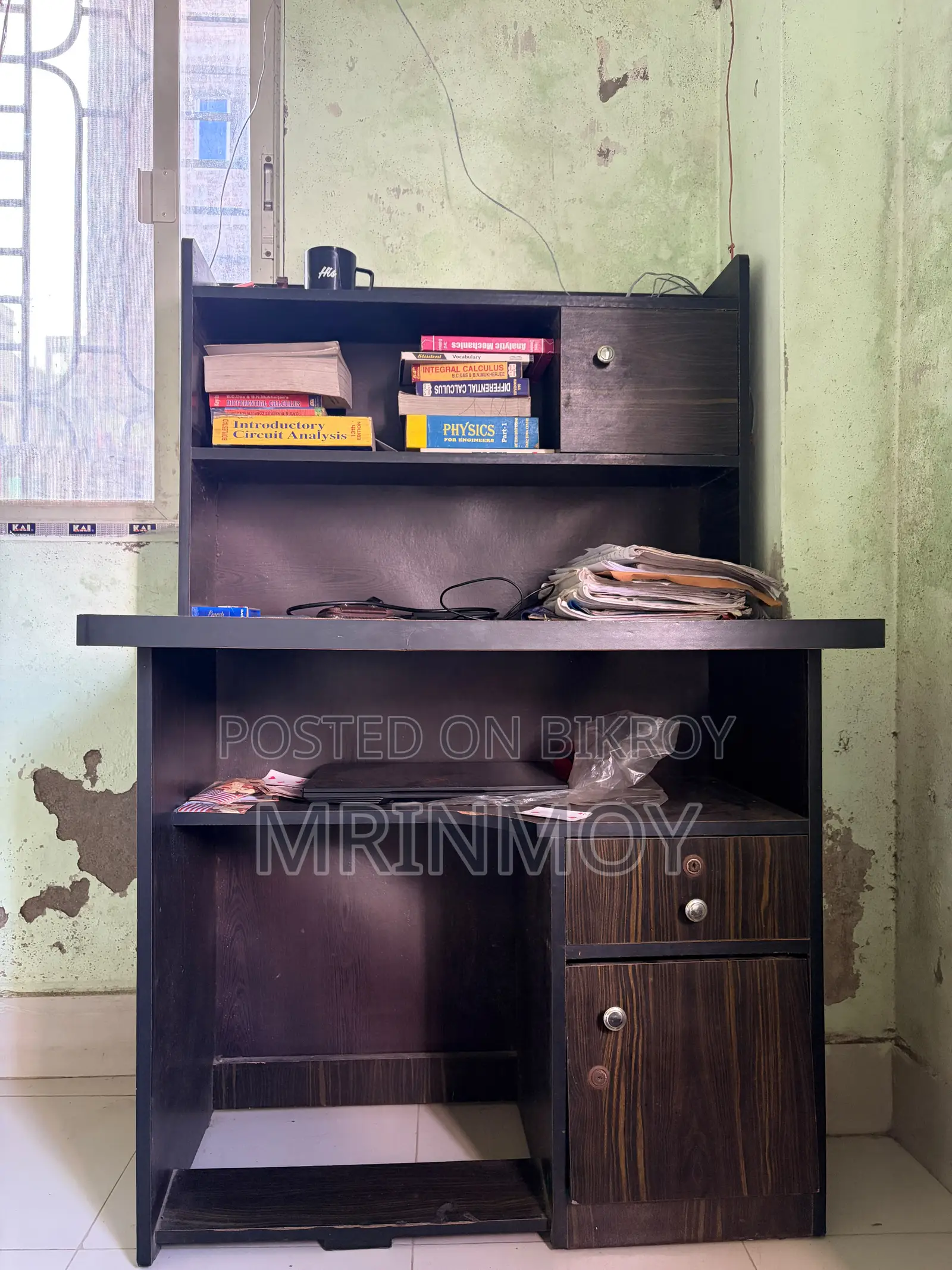 Computer and Study Desk With Bookshelf
