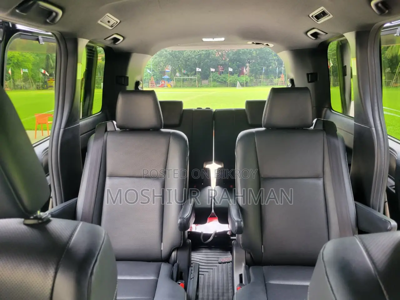 Toyota Esquire 1.8 Front-Wheel Drive Hybrid (7 seater) 2018 Black