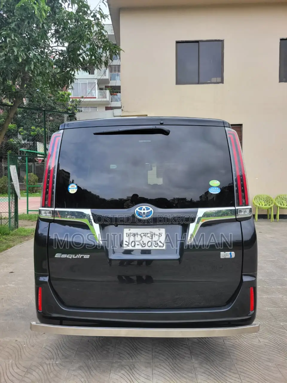 Toyota Esquire 1.8 Front-Wheel Drive Hybrid (7 seater) 2018 Black