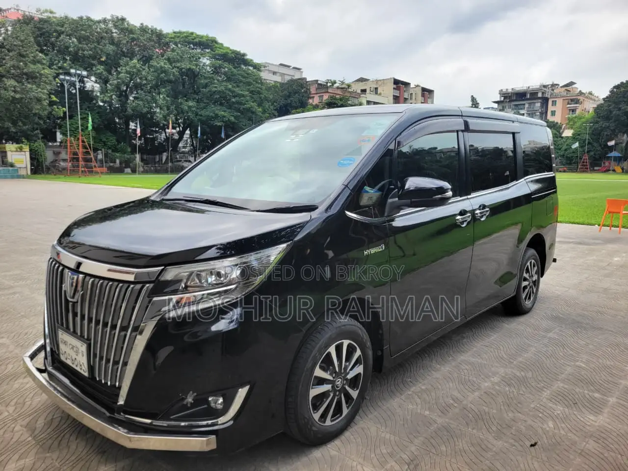 Toyota Esquire 1.8 Front-Wheel Drive Hybrid (7 seater) 2018 Black