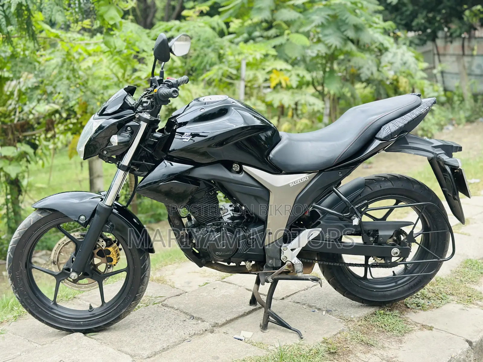 সুজুকি জিক্সার ২০২৪ কালো