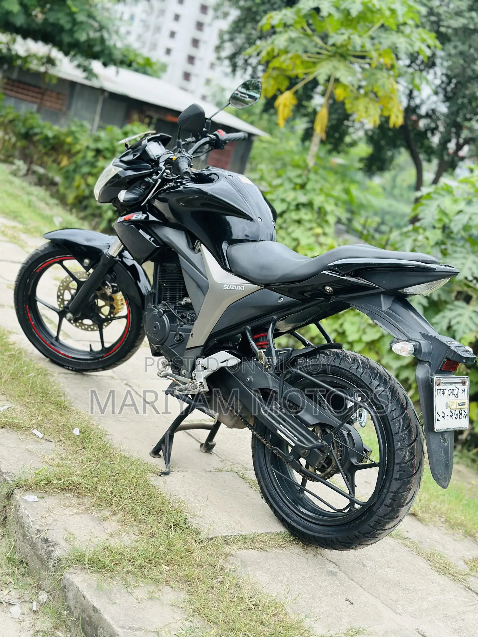 সুজুকি জিক্সার ২০২৪ কালো